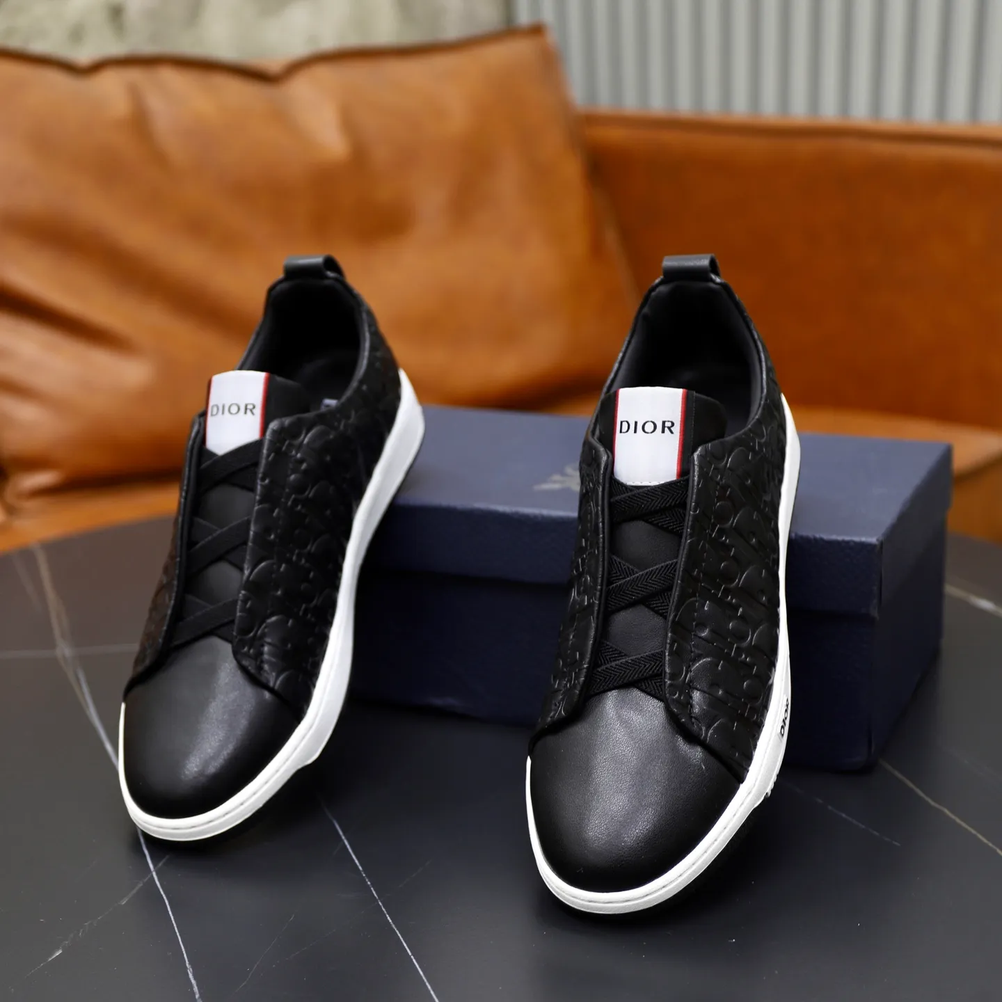 Ex-factory price: 442💰🙅‍♂️🙅‍♂️🙅‍♂️ Brand: Dior DIOR Standard code: 38-44 (45 customized) Grade: Same as the official website Material: Original leather splicing, comfortable and breathable lining, original wear-resistant outsole Style category: Men's fashionable casual shoes, running shoes, noble luxury brand elements, top luxury Color: actual picture color